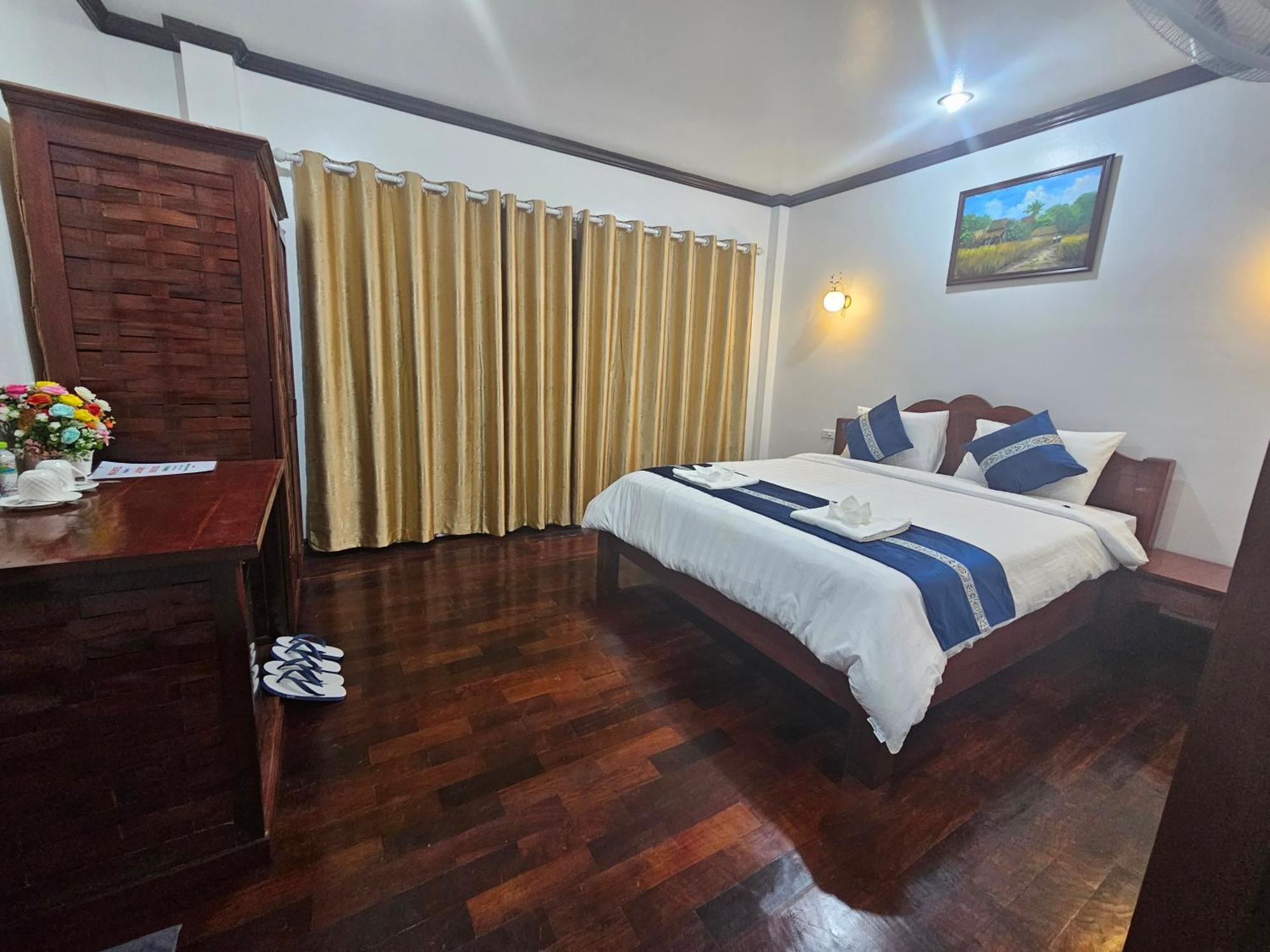 Win Hotel 방 비엥 외부 사진