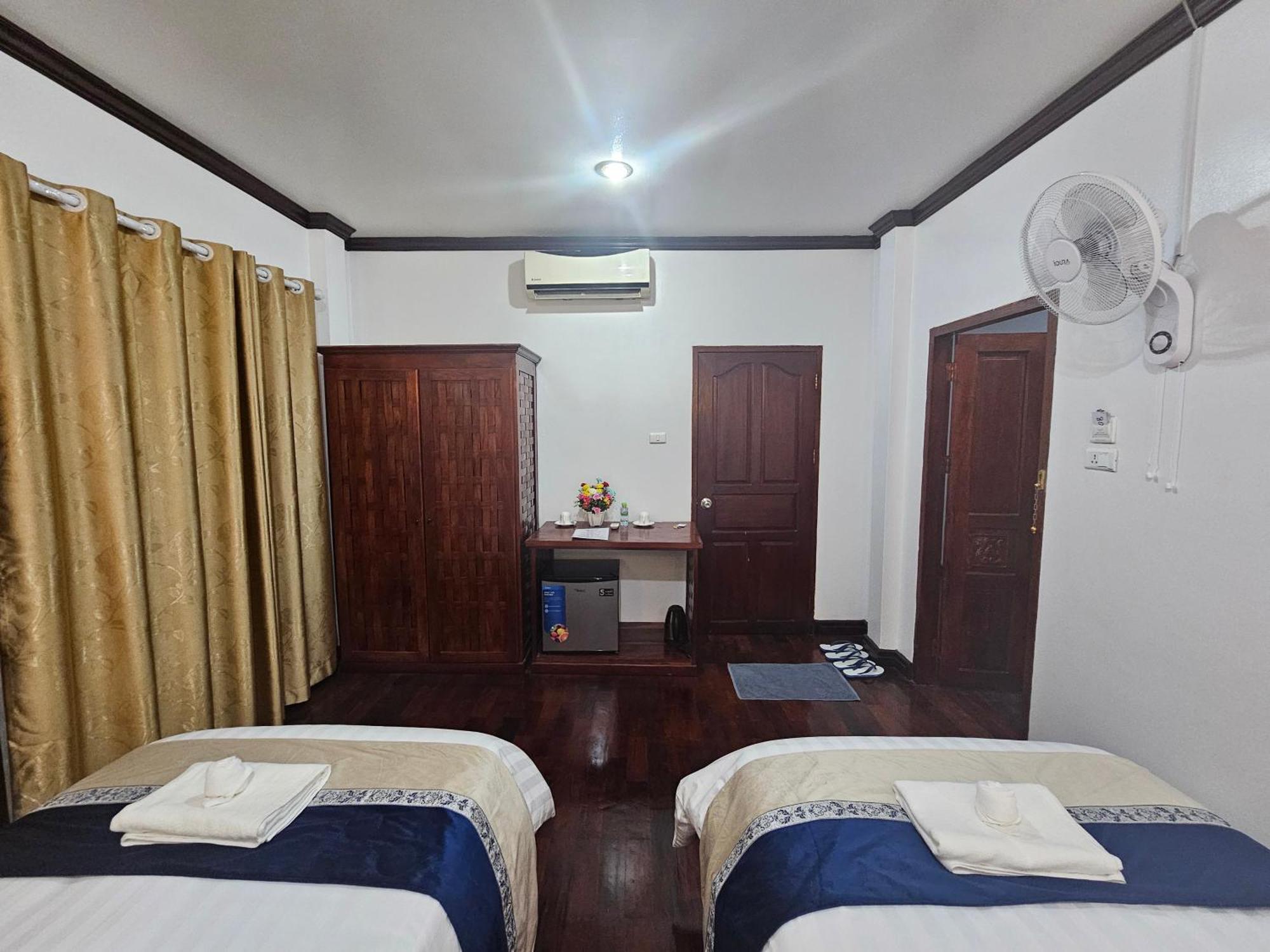 Win Hotel 방 비엥 외부 사진