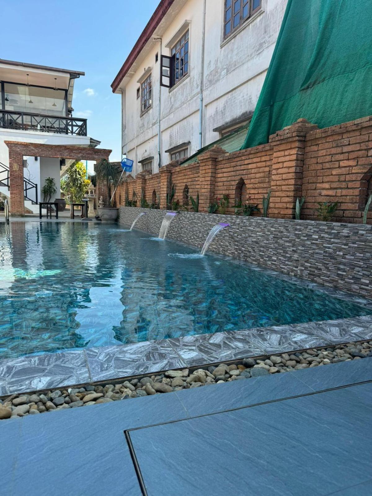 Win Hotel 방 비엥 외부 사진