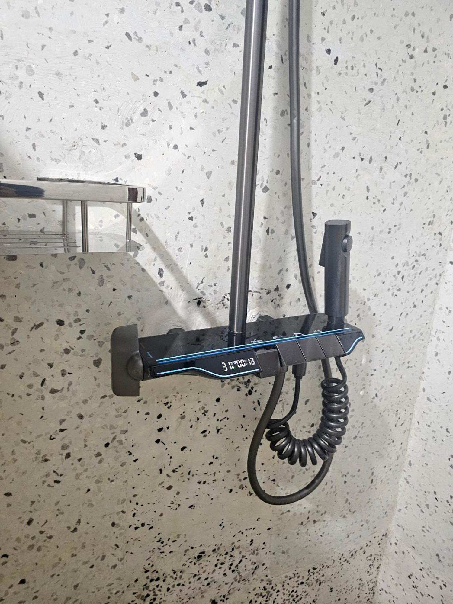 Win Hotel 방 비엥 외부 사진