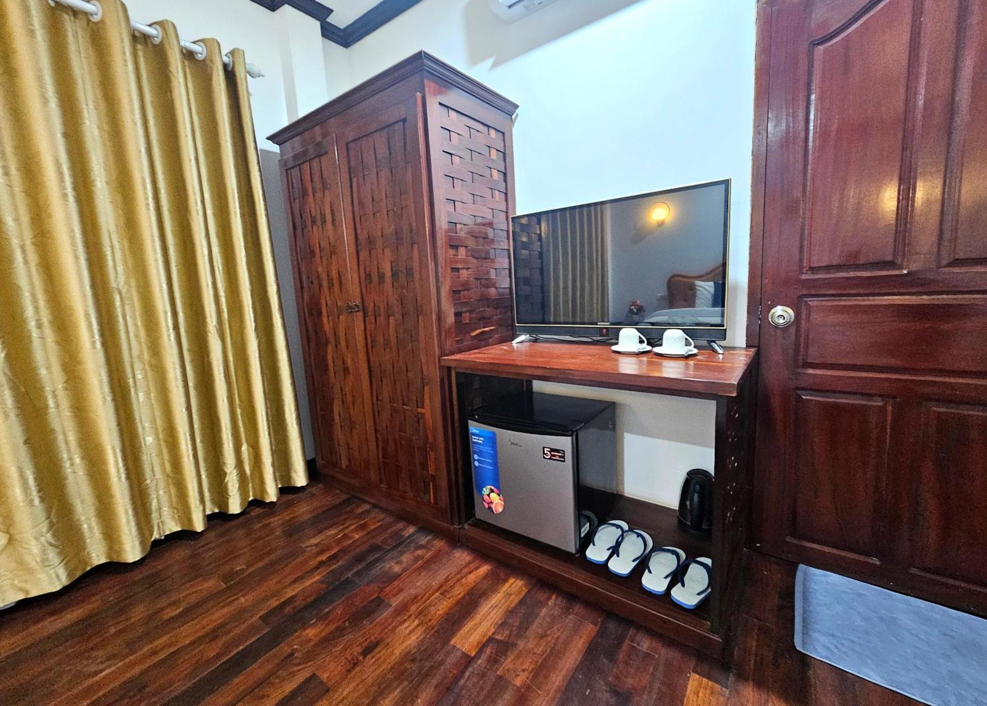 Win Hotel 방 비엥 외부 사진