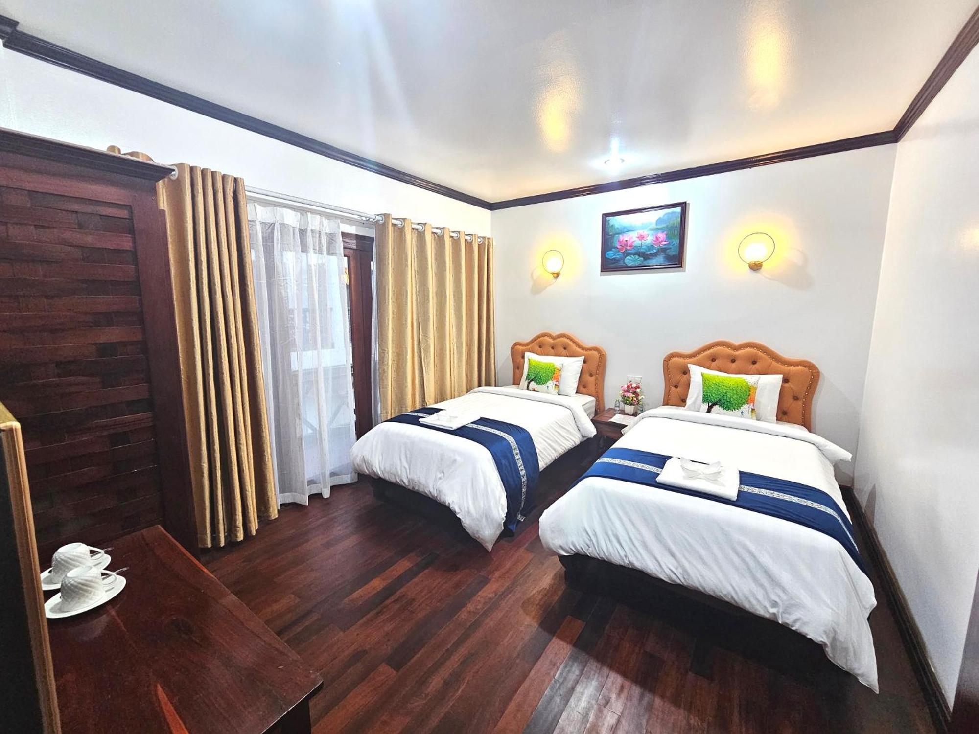 Win Hotel 방 비엥 외부 사진