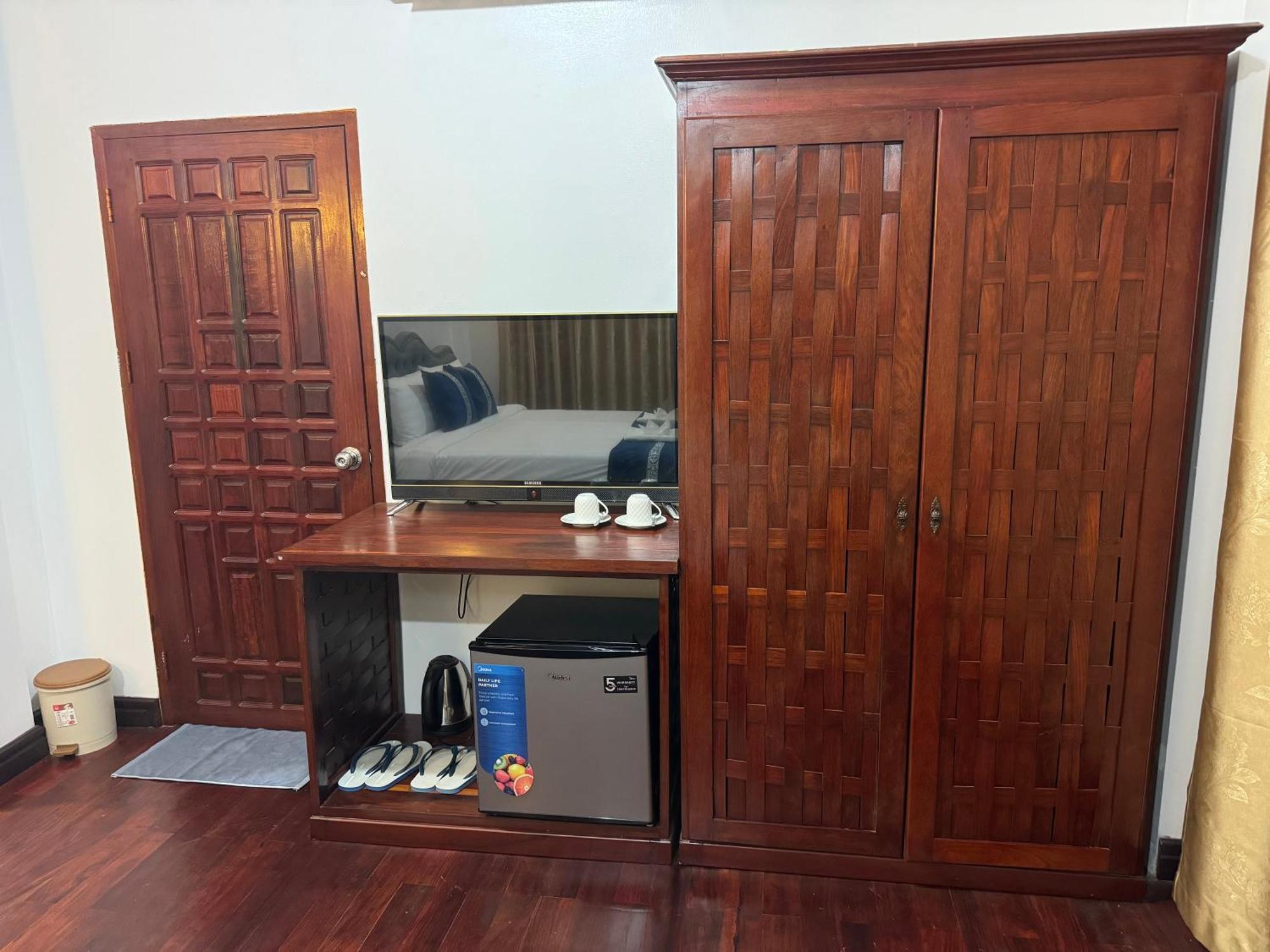 Win Hotel 방 비엥 외부 사진