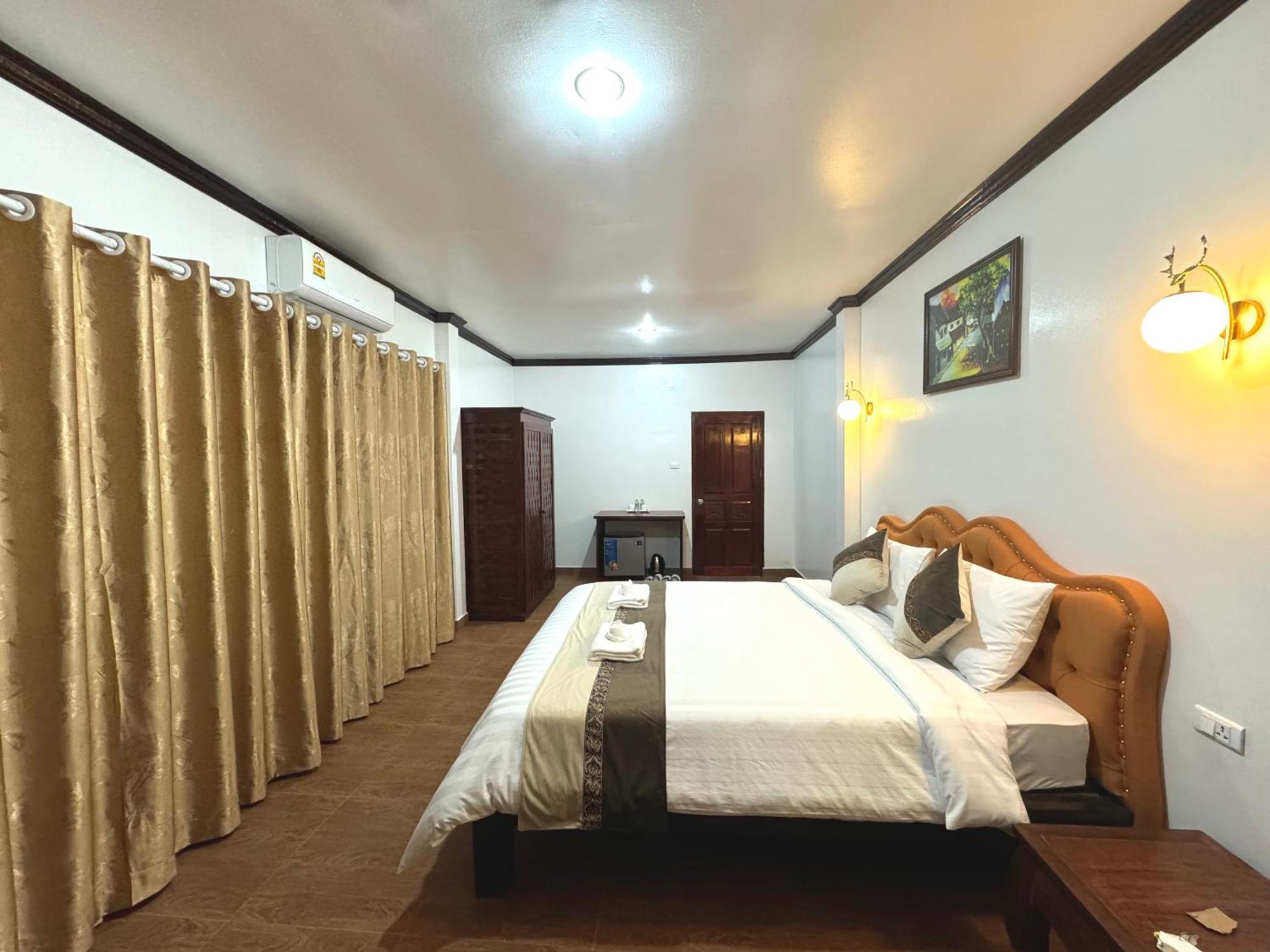 Win Hotel 방 비엥 외부 사진