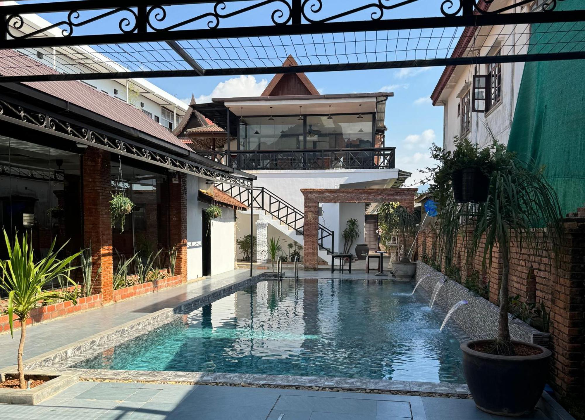 Win Hotel 방 비엥 외부 사진