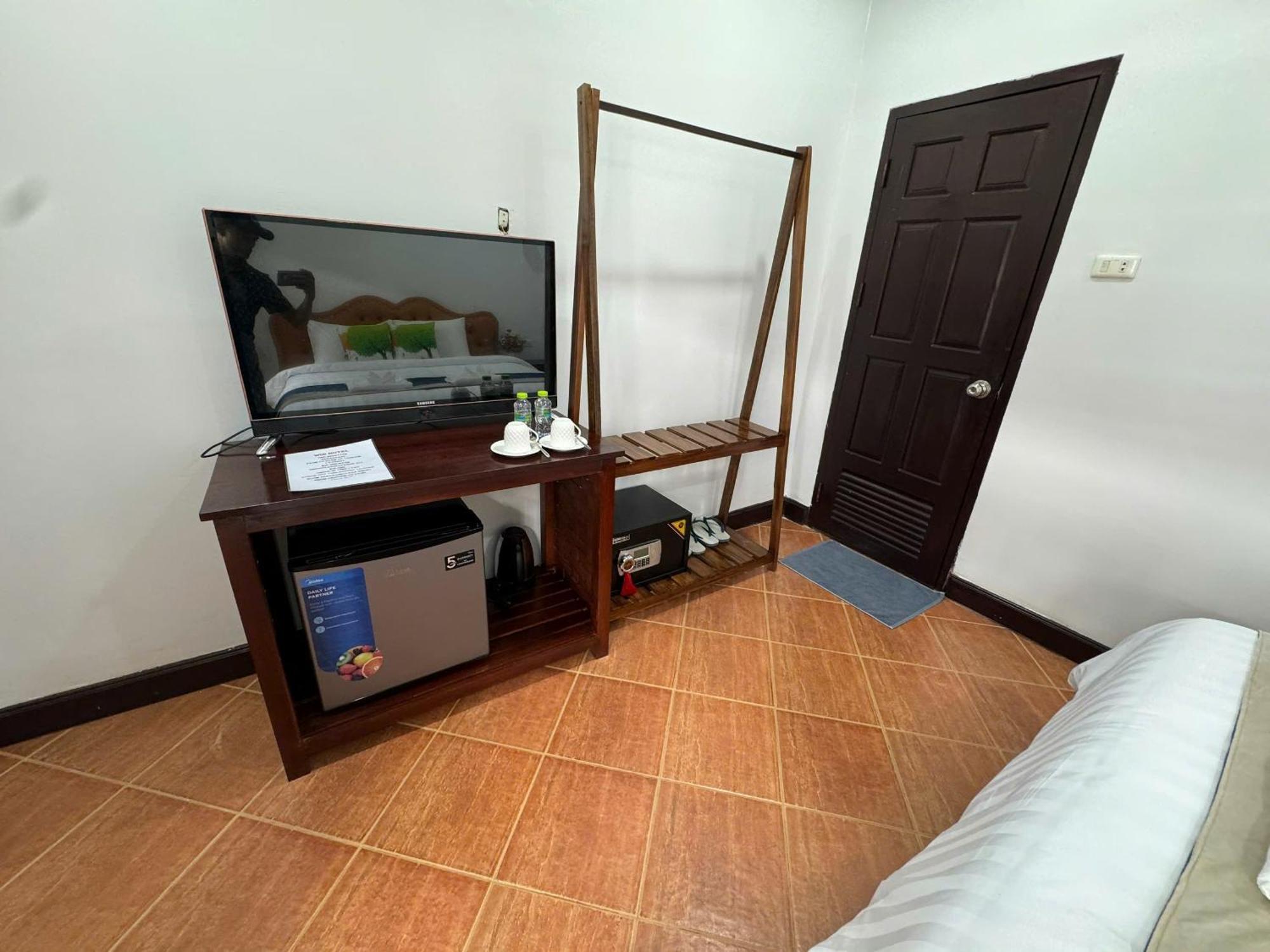 Win Hotel 방 비엥 외부 사진