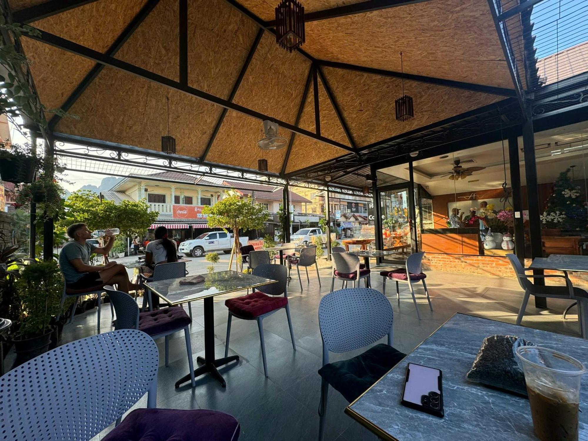 Win Hotel 방 비엥 외부 사진