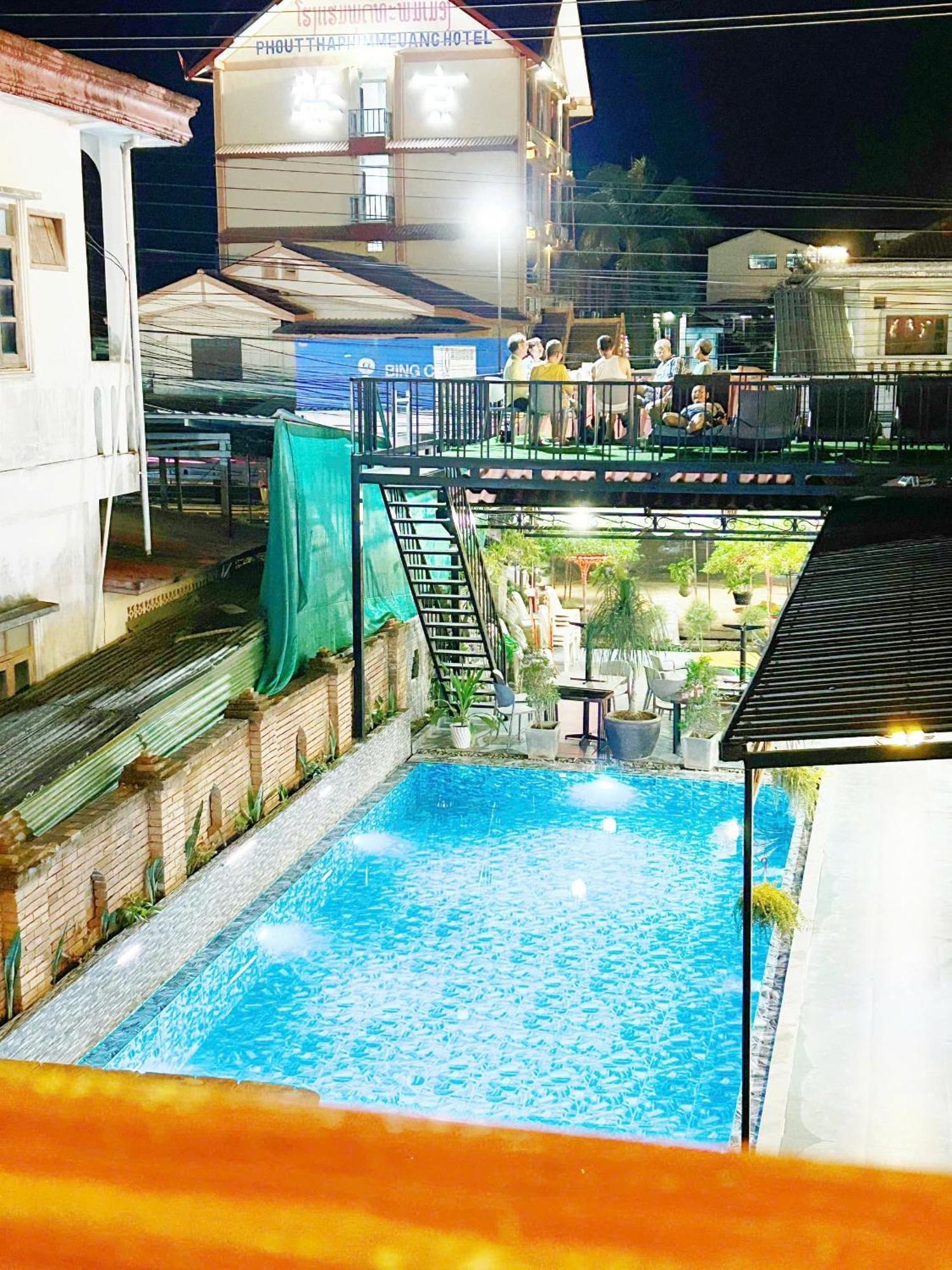 Win Hotel 방 비엥 외부 사진